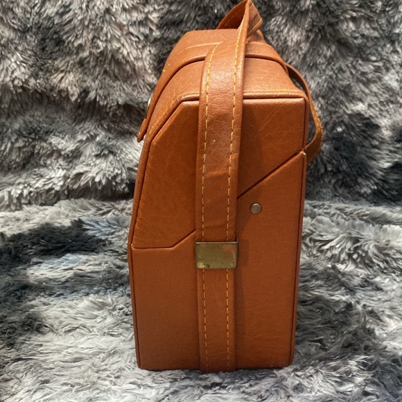 Vintage Pentax Brown Leather Camera Bag with accessories. - Picture 6 of 16